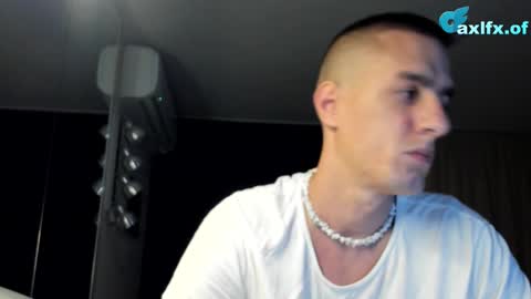 Snapshot of axl_fx chatting on October 24, 2025, 12:41 am Axl online show from October 24, 2025, 12:41 am