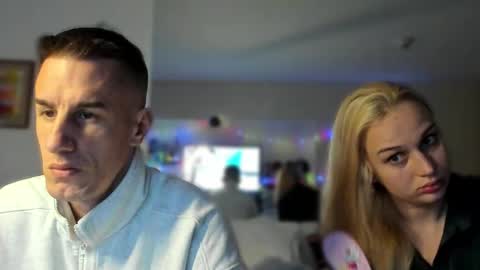 Snapshot of axl_fx chatting on December 18, 2025, 10:38 pm Axl online show from December 18, 2025, 10:38 pm