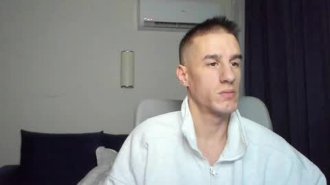 Snapshot of axl_fx chatting on January 14, 2026, 2:28 am Axl online show from January 14, 2026, 2:28 am