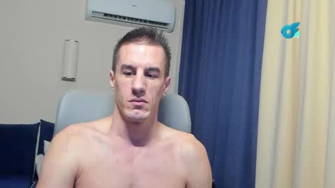 Snapshot of axl_fx chatting on February 2, 2026, 3:27 am Axl online show from February 2, 2026, 3:27 am