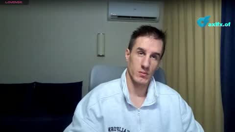 Snapshot of axl_fx chatting on February 25, 2026, 11:36 pm Axl online show from February 25, 2026, 11:36 pm