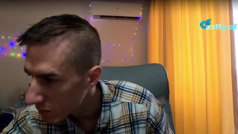 Snapshot of axl_fx chatting on March 9, 2026, 5:11 am Axl online show from March 9, 2026, 5:11 am