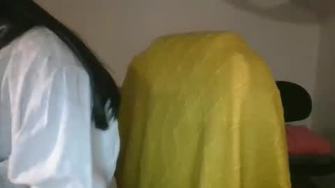 axue online show from October 31, 2025, 7:59 pm