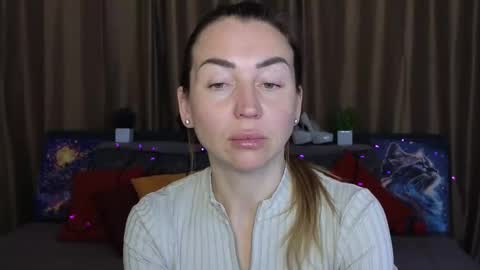 Jully online show from February 19, 2025, 9:50 am