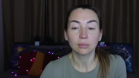 Jully online show from February 25, 2025, 9:20 am