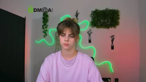 aya_vv online show from July 21, 2026, 7:27 pm