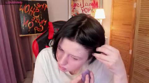 ayaks online show from November 5, 2025, 8:14 am