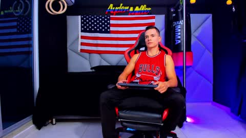 Ayden Miller online show from February 4, 2025, 3:00 am