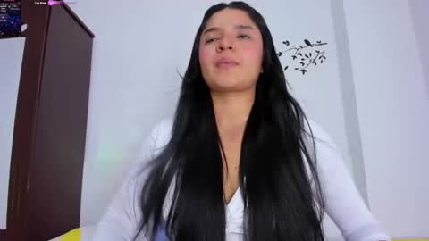 Mariana online show from October 6, 2025, 9:01 pm