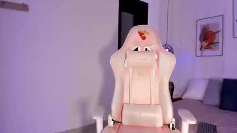 Ayleen online show from October 18, 2025, 1:56 pm