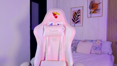 Ayleen online show from February 5, 2026, 1:38 pm