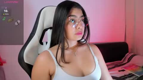 Snapshot of aylenmiller_ chatting on June 16, 2026, 12:46 am Aylen online show from June 16, 2026, 12:46 am