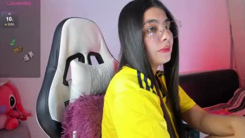 Snapshot of aylenmiller_ chatting on July 8, 2026, 12:59 am Aylen online show from July 8, 2026, 12:59 am