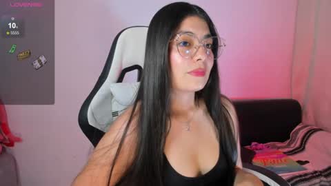 Snapshot of aylenmiller_ chatting on July 9, 2026, 12:48 am Aylen online show from July 9, 2026, 12:48 am