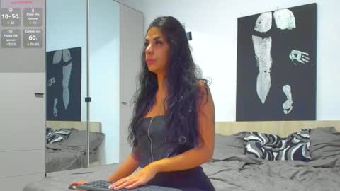 Aylinhazel online show from November 10, 2025, 5:17 am