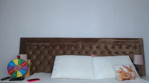 Aylin online show from September 17, 2025, 1:07 am