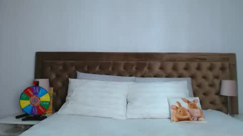 Aylin online show from October 21, 2025, 2:01 am