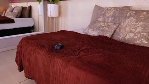 Aylin Millerxs online show from October 3, 2025, 3:53 pm