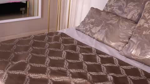 Aylin Millerxs online show from October 28, 2025, 8:22 pm