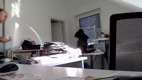 aylinniyerim online show from February 25, 2026, 9:19 am