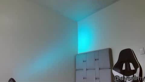 aysel_mv online show from January 15, 2025, 8:37 pm