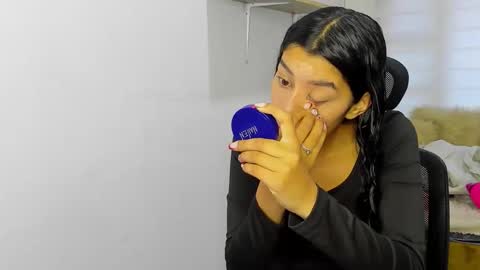 aysha_winxx online show from October 21, 2025, 11:33 am