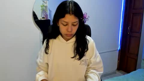 aysha_winxx online show from November 12, 2025, 3:18 am