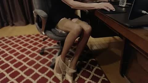 Snapshot of az_michelle4 chatting on November 29, 2025, 5:10 am Michelle online show from November 29, 2025, 5:10 am