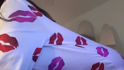Snapshot of azaleia_ chatting on June 21, 2026, 4:04 am azaleia_ online show from June 21, 2026, 4:04 am