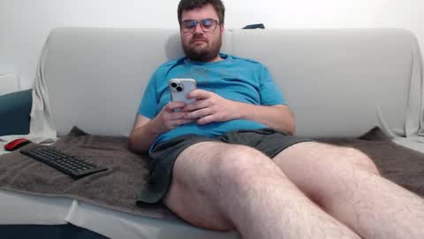 Azer online show from October 4, 2025, 3:32 pm