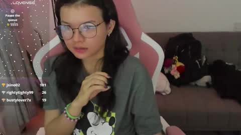 Azu  online show from March 28, 2026, 2:44 am