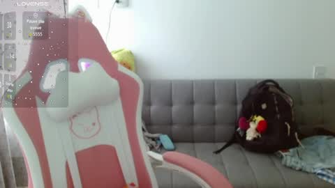 Snapshot of azu_chan chatting on May 2, 2026, 12:32 pm Azu online show from May 2, 2026, 12:32 pm
