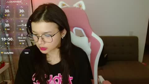 Snapshot of azu_chan chatting on May 13, 2026, 12:19 am Azu online show from May 13, 2026, 12:19 am