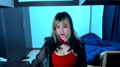 Azu Moure online show from January 12, 2025, 8:04 am