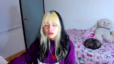 Azu Moure online show from March 9, 2025, 8:18 am