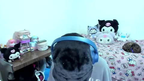 Azu Moure online show from September 15, 2025, 6:57 am