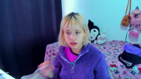 Azu Moure online show from April 22, 2026, 8:32 pm