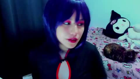 Snapshot of azu_moure chatting on July 29, 2026, 1:37 am Azu Moure online show from July 29, 2026, 1:37 am