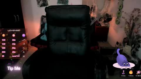   online show from October 29, 2025, 7:59 pm