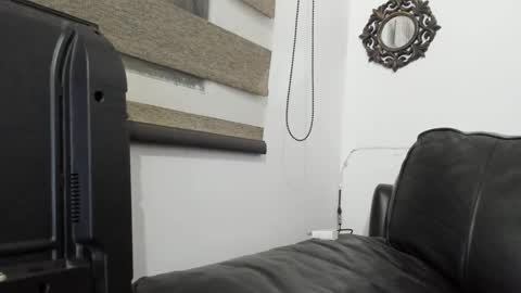 lenna online show from September 17, 2025, 1:40 am