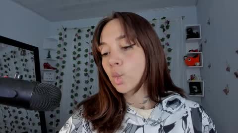 azumi saan online show from December 19, 2025, 2:40 am