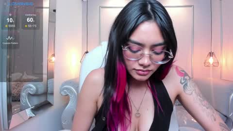 Azura online show from January 16, 2025, 1:48 am