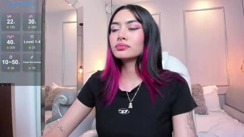 Azura online show from February 19, 2025, 2:01 am