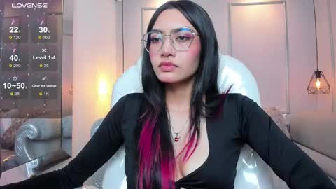 Azura online show from November 10, 2025, 7:24 pm