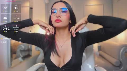 Azura online show from February 3, 2026, 7:19 pm