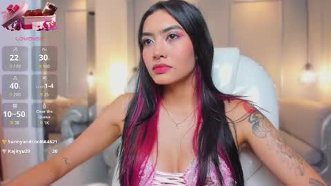 Azura online show from February 13, 2026, 8:05 pm