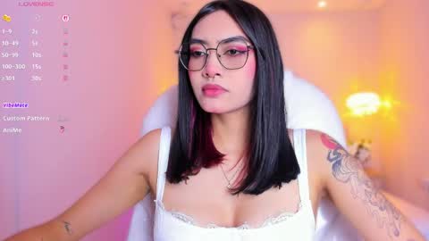 Azura online show from April 15, 2026, 7:21 pm