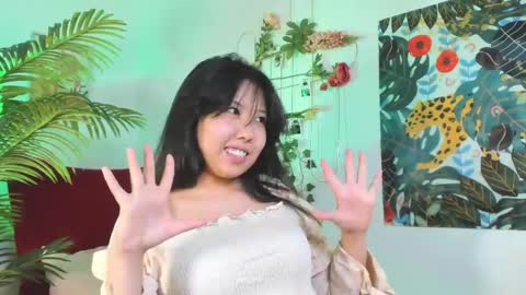 Mimi online show from May 2, 2026, 2:33 pm