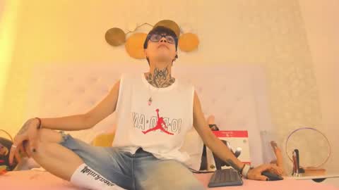 Anny online show from September 30, 2025, 7:41 pm