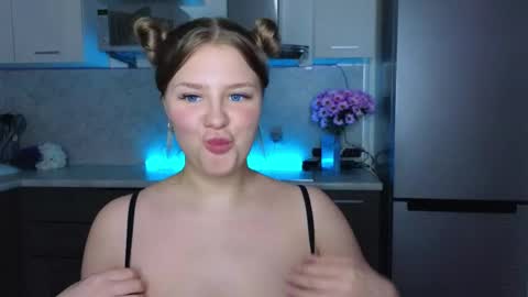 Bella Wooowww online show from March 7, 2025, 4:13 am